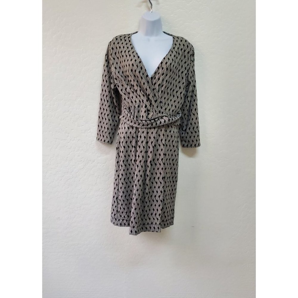 Talbots Women's Dress Black and White Print Waist Wrap Size Large Figure Flatter
